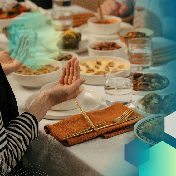Gebete zusammenlegen und das Fasten brechen im Ramadan wegen des langen Tages? <span class=