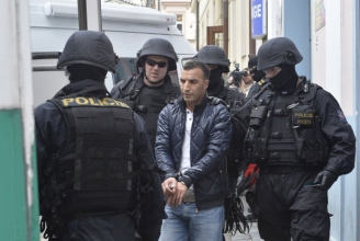 Tschechische Polizei stürmt Prager Moschee mitten im Freitagsgebet